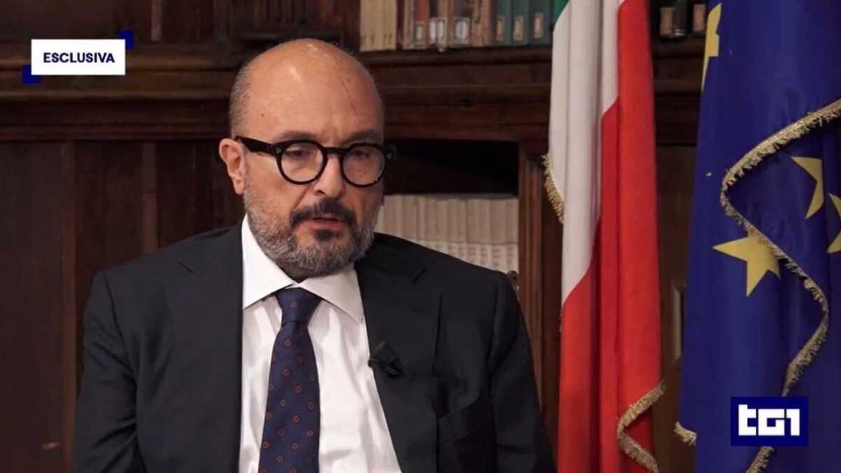 Immagine di Sangiuliano leaks. "Non sono ricattabile", ma il governo teme chat e audio di Meloni "carpite" da Boccia