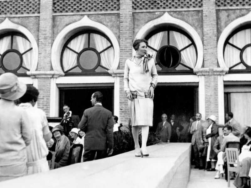 Prima sfilata di moda italiana e francese a Venezia, met&agrave; anni Venti