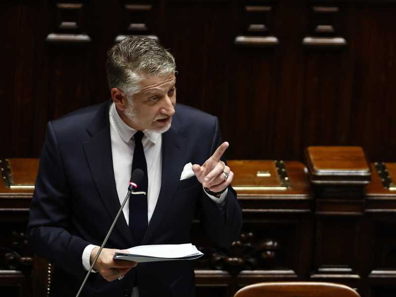 Il ministro della Cultura Alessandro Giuli (foto Ansa)