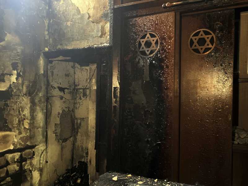 Rouen, la sinagoga dove un uomo armato ha appiccato il fuoco, a maggio 2024 (AP Photo/Oleg Cetinic) &nbsp;<br />
