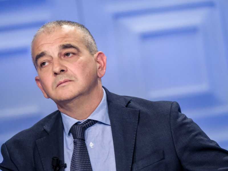 Fuga da Fazzolari: i "mandarini", Caputi, Deodato, Marini, Loiero, sognano l'uscita da Palazzo Chigi