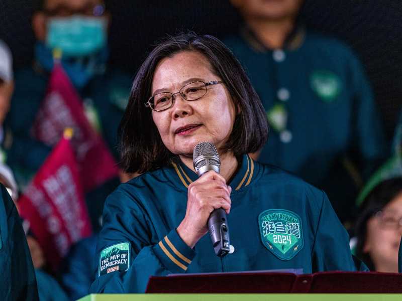 Tsai Ing-wen in un<span style="color: rgb(8, 8, 8); font-family: Lato, sans-serif; font-size: 14px;">&nbsp;comizio elettorale l'11 gennaio 2024 a Taipei</span>&nbsp;(Getty Images)&nbsp;<br />
