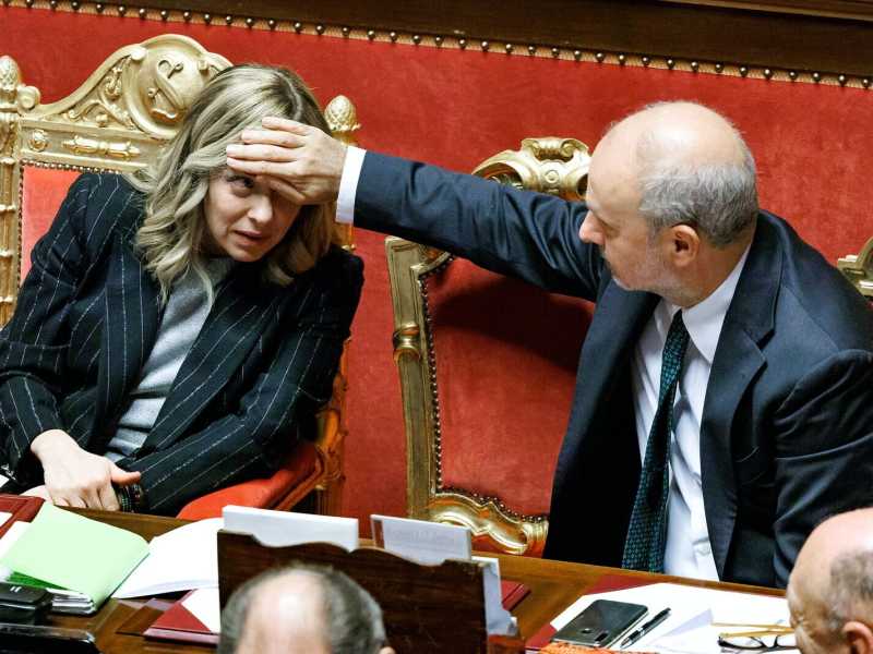 Governo e opposizione litigano sulla spesa sanitaria senza fare i conti con l’algebra