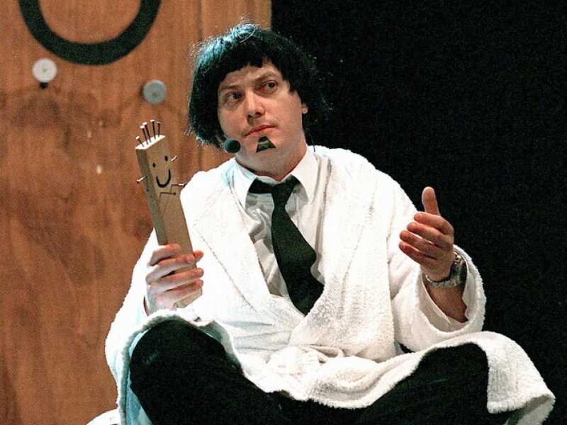 Corrado Guzzanti era impareggiabile nelle imitazioni, che però oggi non fanno più ridere: la realtà sembra già una parodia (foto Olycom) <br />