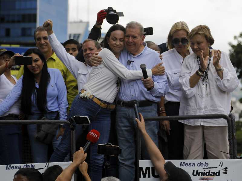 Mar&iacute;a Corina Machado e Edmundo Gonz&aacute;lez (Foto LaPresse)