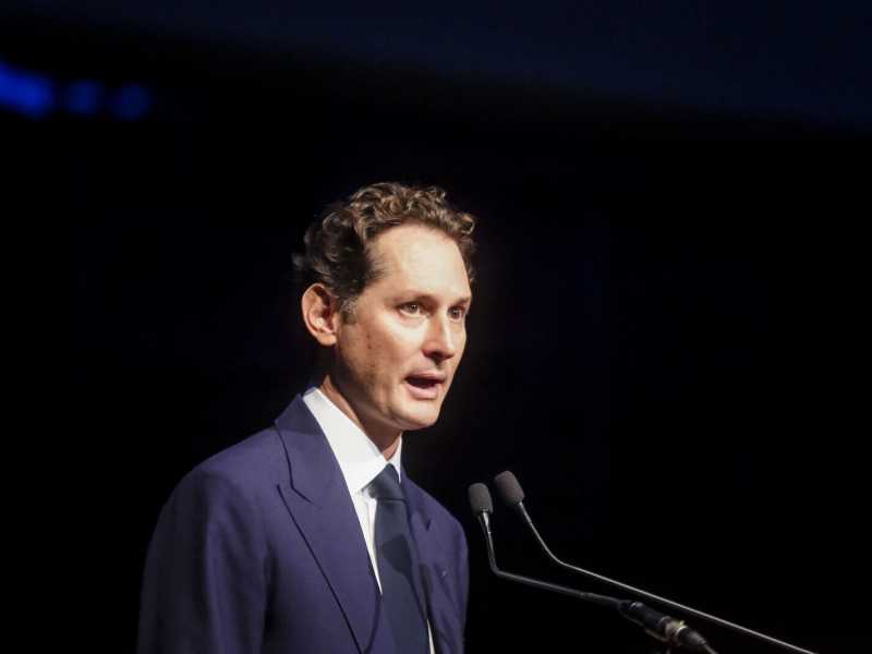 La voce di John Elkann: "Stupito dall'aggressività di Meloni. Stellantis non è un partito"