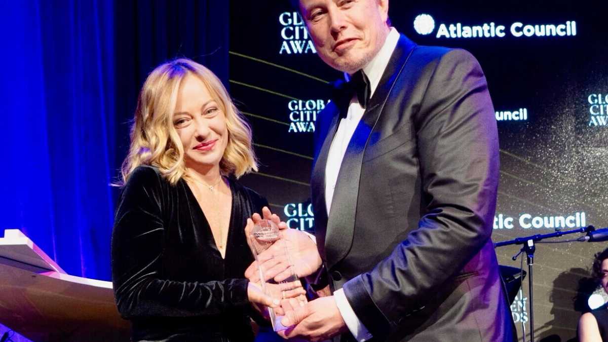 Immagine di L'incontinente Musk crea nuove tensioni a Meloni con Mattarella. L'imbarazzo della premier