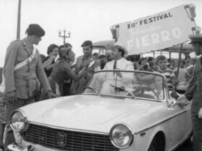 &nbsp;Aurelio Fierro incontra i fan alla dodicesima edizione del Festival (Olycom)<br />