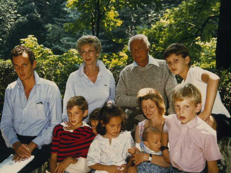 Perosa Argentina 1986 Giovanni e Marella Agnelli con i figli e i nipoti (LaPresse)&nbsp;<br />