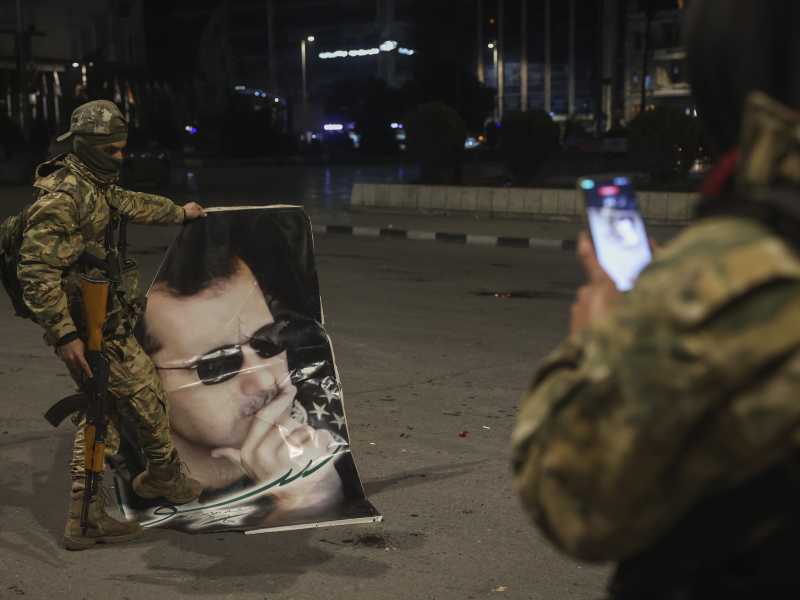 Assad tenta di resistere alla catastrofe. L’Ue in silenzio