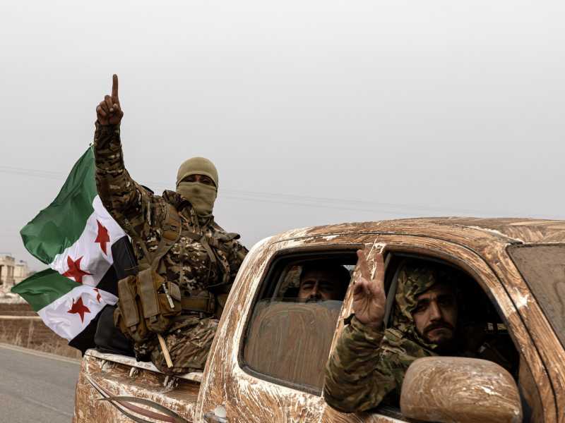 &nbsp;Uomini delle milizie filo turche a Manbij (foto Getty)