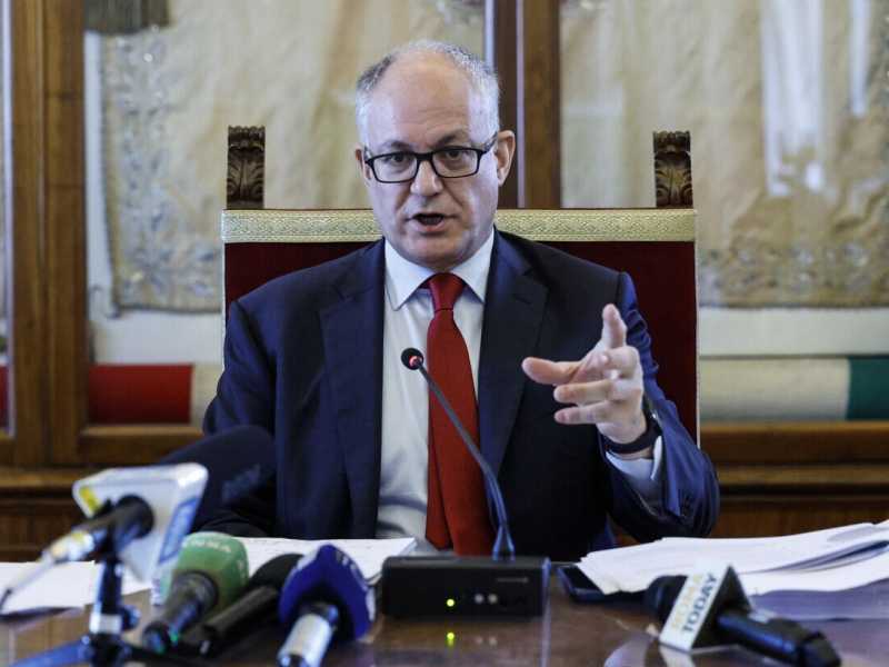Gualtieri aumenta lo stipendio del direttore generale del Comune (marito dell'assessora)