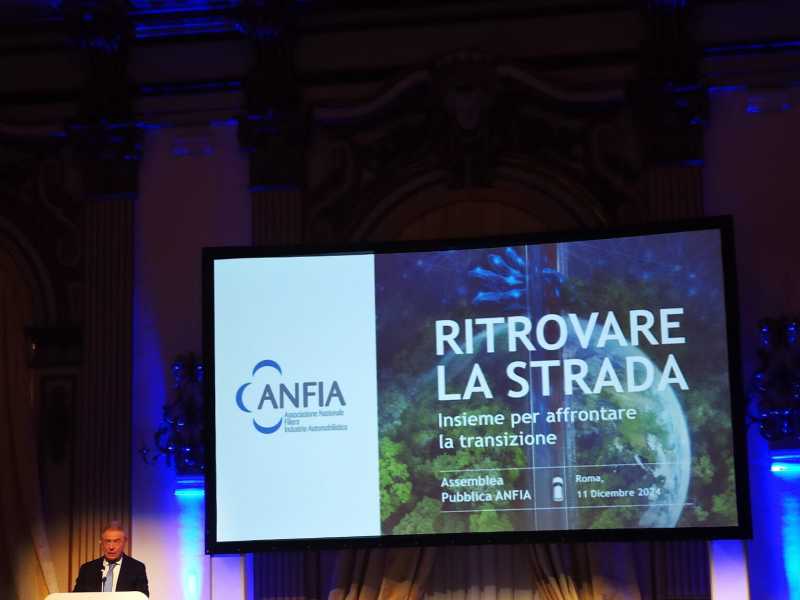 Incognita Stellantis, crollo della produzione e regole da rivedere: l'Automotive scommette su Urso