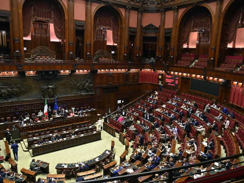 Birre, gelati e psicologi. La giostra degli emendamenti alla manovra