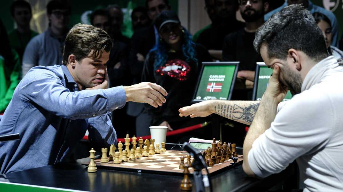 Immagine di I due grandi rivali di scacchi fanno pace e il titolo mondiale è condiviso