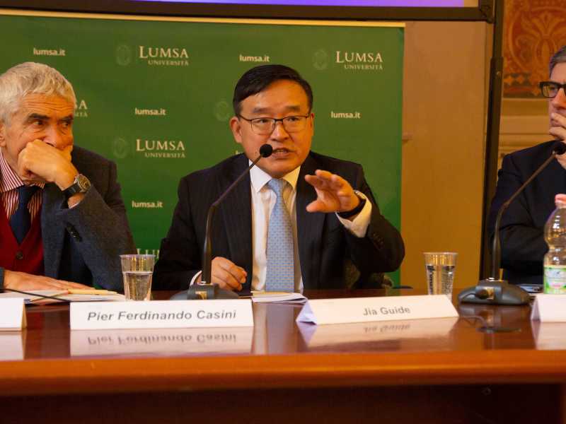 Giornalisti italiani a lezione con la Cina (per la Cina?)