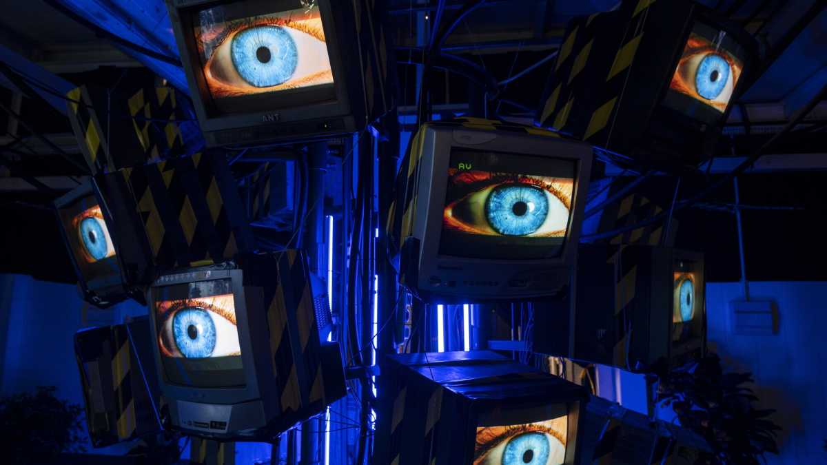 Immagine di IA regista e tv immersiva. Ma siamo sicuri di volerci vedere sullo schermo?