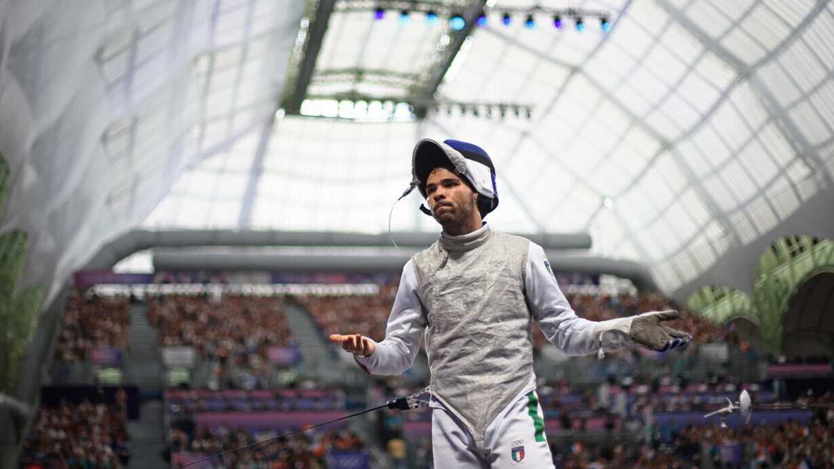Immagine di Filippo Macchi torna in pedana dopo i due argenti a Parigi. Quelle stoccate nel nome del nonno
