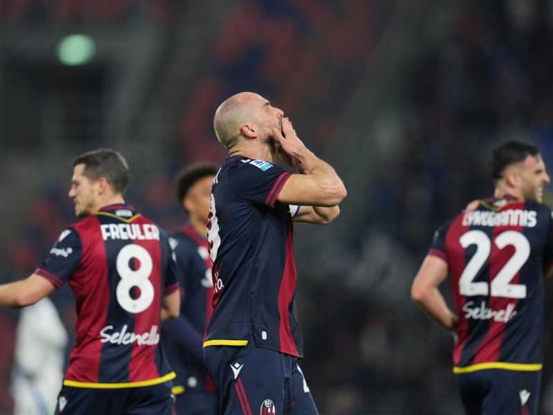 Lorenzo De Silvestri esulta dopo il gol segnato al Como (foto LaPresse)