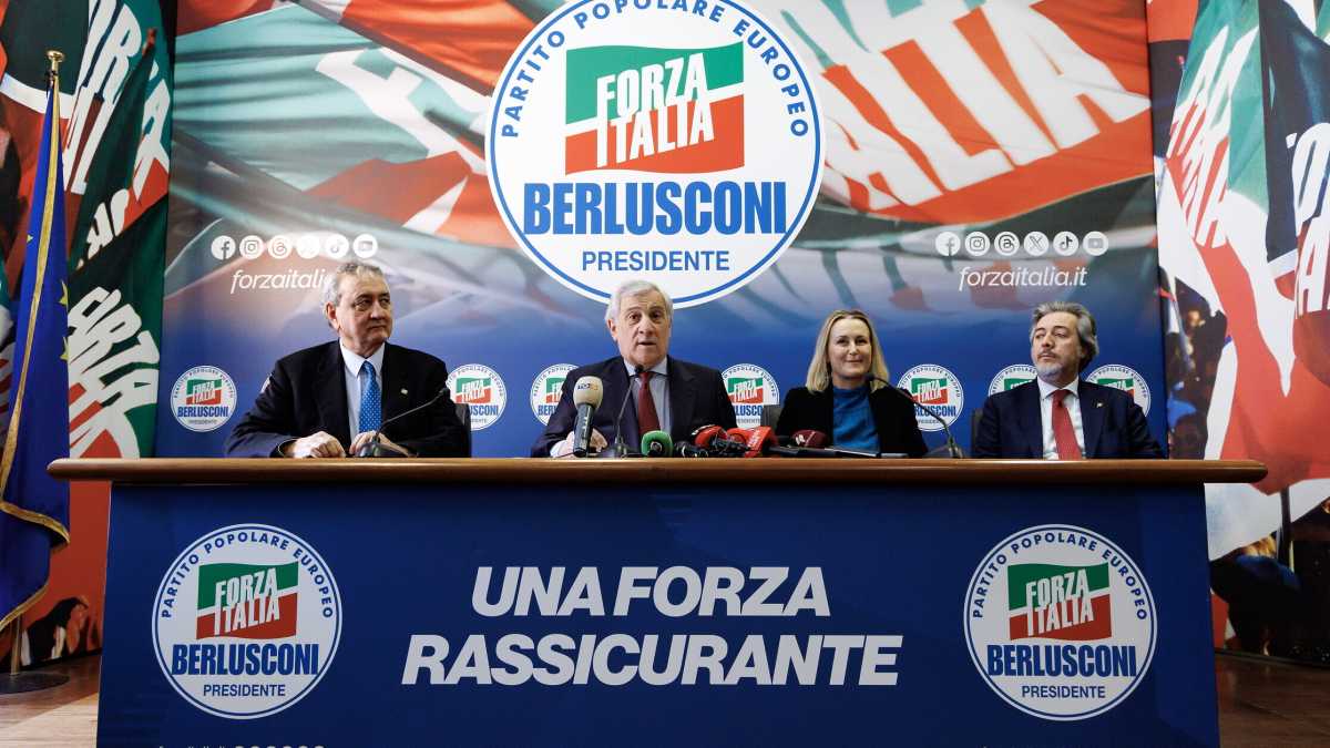 Immagine di Tajani: "Marina Berlusconi non va strumentalizzata. Non ci serve una sveglia". I movimenti in FI