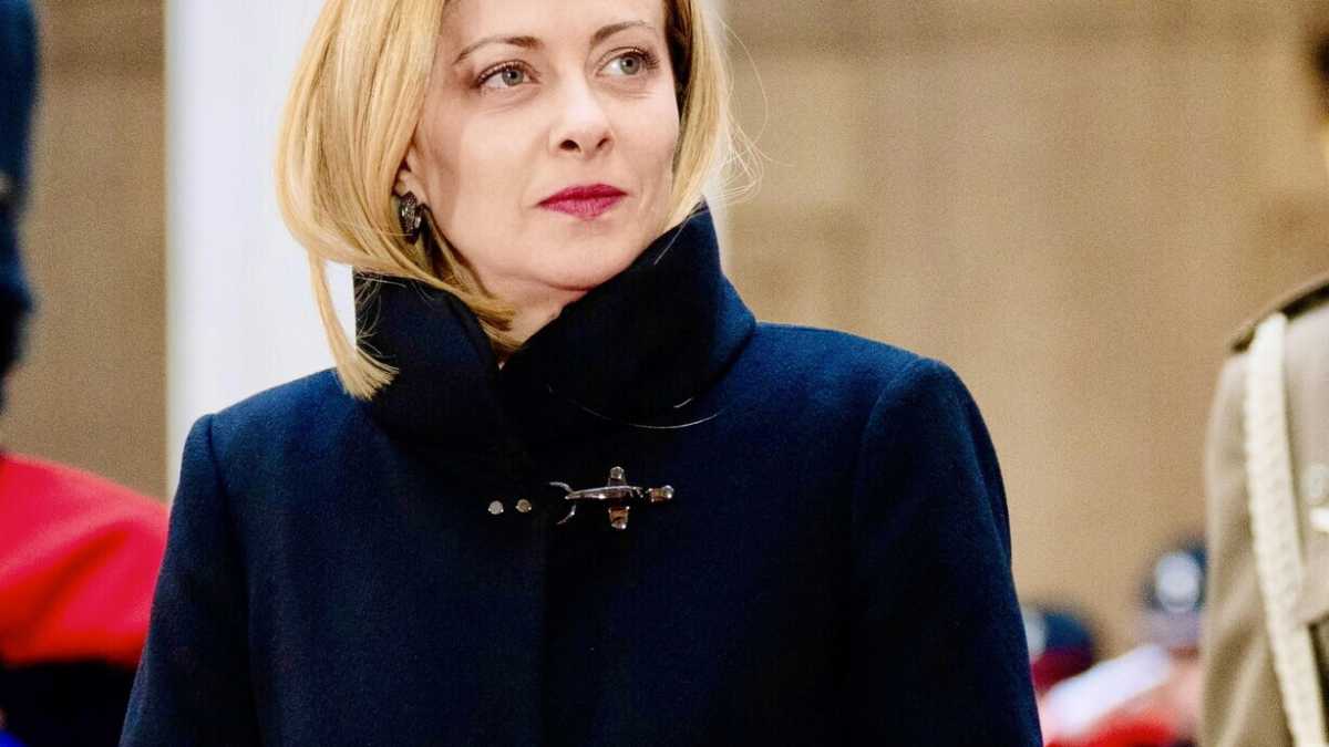 Immagine di Meloni conferma l'intervento al Cpac di domani, nonostante il gesto di Bannon e il forfait di Bardella
