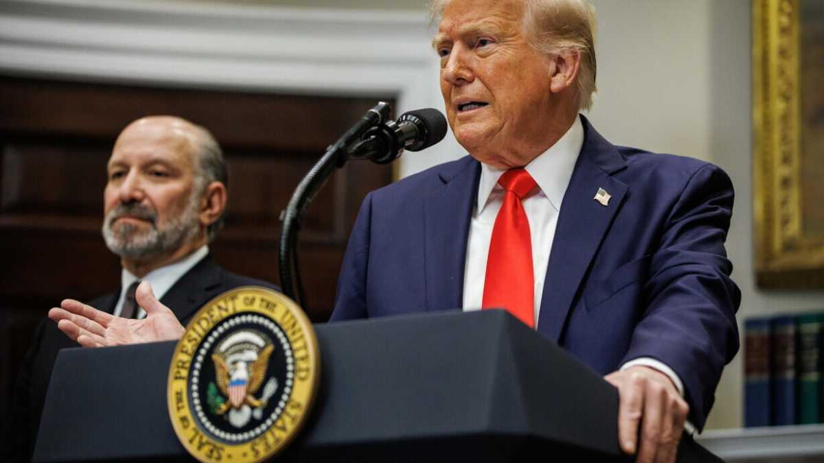 Immagine di Entrano in vigore i dazi di Trump, le risposte del Canada e della Cina