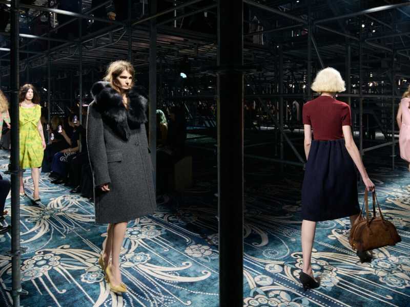 Pellicce e jolie madame. La nuova estetica di Prada nella collezione interno 2025&nbsp;<br />