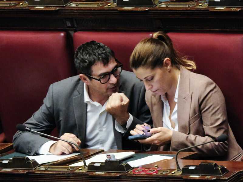La Tesla della famiglia Fratoianni, Santanchè: "Io non mi vergogno del lusso, loro sì"