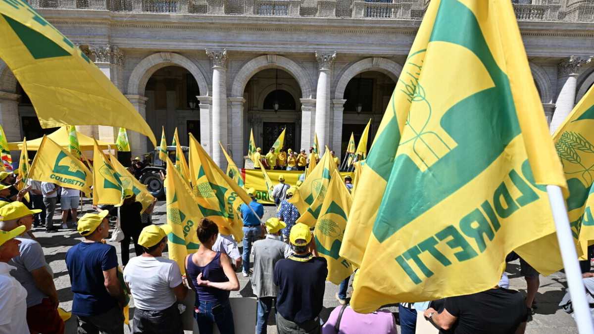 Immagine di La protesta ipocrita e antiscientifica della Coldiretti contro l’Efsa a Parma