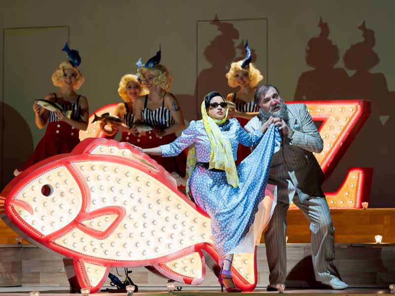 Una scena da &ldquo;Matrimonio al convento&rdquo; Sergej Prokof&rsquo;ev, per la regia di Michieletto al Theater an der Wien di Vienna (foto Verlobung &copy; Werner Kmetitsch)&nbsp;<br />