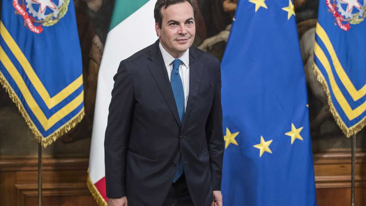 Immagine di Parla Enzo Amendola: "Meloni fa politica estera in smart working. Tajani permaloso. L'asse con Merz? E' da stiro"