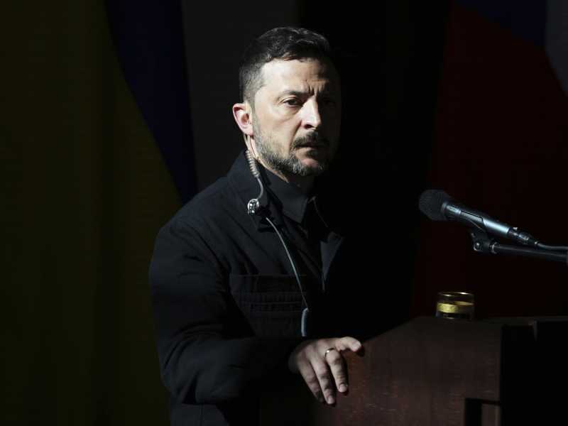 Nessun divieto al negoziato, Zelensky smonta la propaganda russa