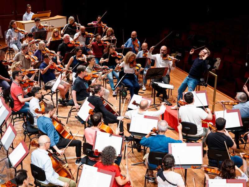 D. Harding sul podio dell&rsquo;Orchestra dell&rsquo;Accademia di Santa Cecilia (foto Accademia Nazionale di Santa Cecilia)