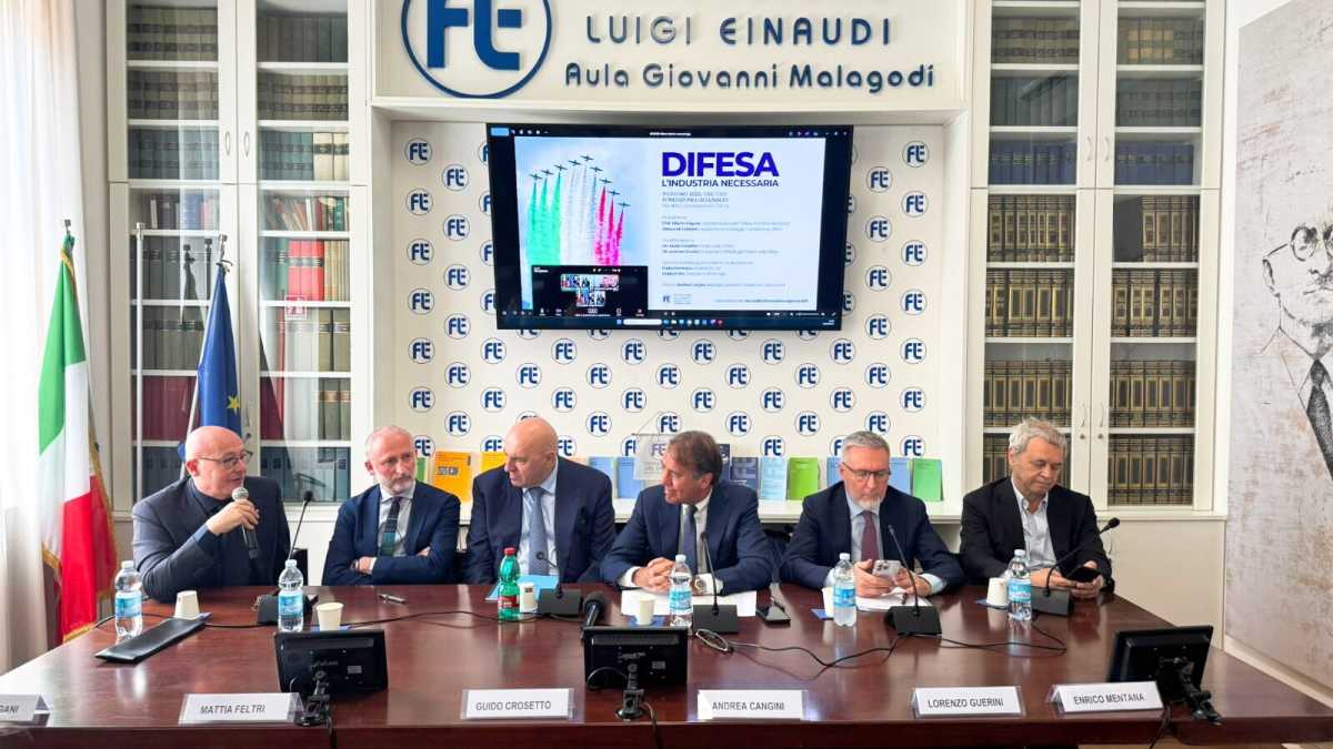 Immagine di La coppia bipartisan Crosetto-Guerini per convincere italiani e partiti sul riarmo