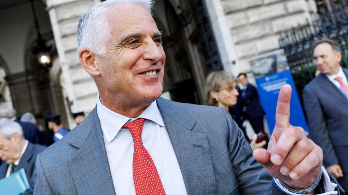 Immagine di I tre fronti di Orcel tengono in ostaggio il risiko bancario