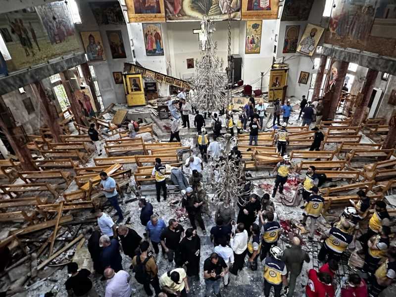 L'interno di Mar Elias, dopo l'attentato (foto Getty)