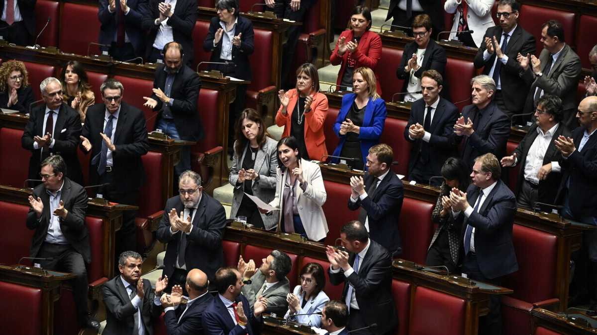 Immagine di Le critiche dell’opposizione sul ruolo italiano sui dazi sono fuori dal mondo
