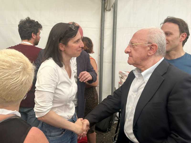 De Luca con Fico "a testa alta"
