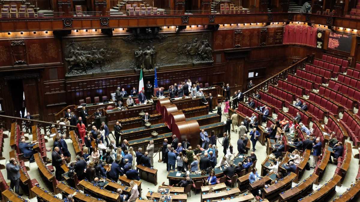 Salvare la politica dal ricatto mediatico-giudiziario. Se non ora quando?