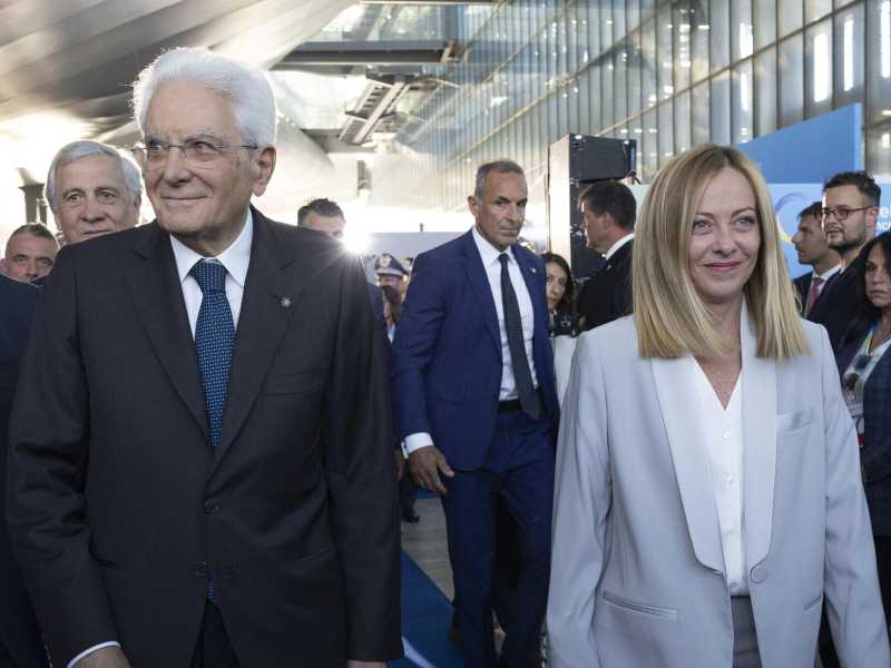 "Abbassate i toni", Mattarella e lo scontro fra Meloni e toghe. Per lo scudo a Bartolozzi c'è il precedente di Tanzi