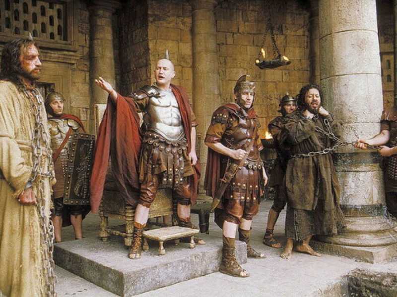 Ges&ugrave; al cospetto di Pilato nel film di Mel Gibson &ldquo;The Passion&rdquo; (2004)&nbsp;<br />