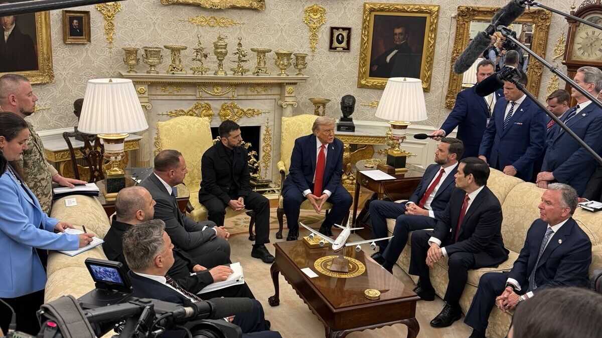 Immagine di Zelensky e Trump: "Pronti a un trilaterale con Mosca". L'incontro alla Casa Bianca