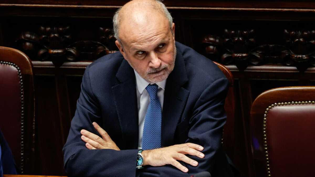 Immagine di Pluralollo e il pluralismo alla vaccinara del governo su vaccini e scienza