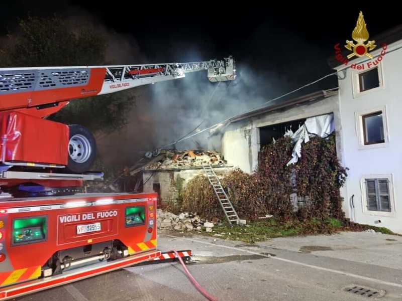 Tre carabinieri sono morti nell'esplosione di un casolare in provincia di Verona