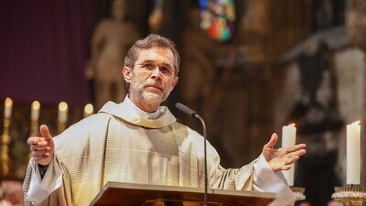 Immagine di Celibato facoltativo, misticismo e diaconesse. Chi è il nuovo arcivescovo di Vienna