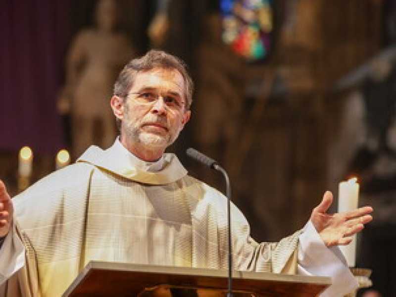 Celibato facoltativo, misticismo e diaconesse. Chi è il nuovo arcivescovo di Vienna