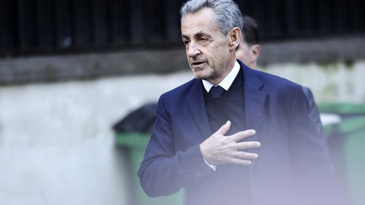 Immagine di Sarkozy scarcerato: perché per molti l’esecuzione provvisoria è stata sproporzionata