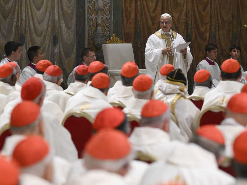 Dopo dodici anni il Papa raduna i cardinali in concistoro straordinario. Il pontificato entra nel vivo