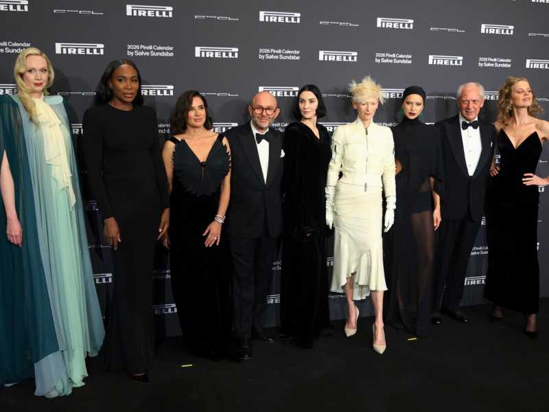 Donne mature per quattro stagioni, è il nuovo Calendario Pirelli