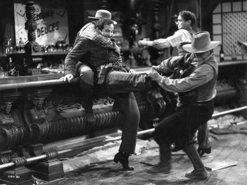 Una scena del film "La valle dei forti" (Trail of the Vigilantes), diretto da Allan Dwan per la Universal (Foto di Hulton Archive/Getty Images)&nbsp;<br />